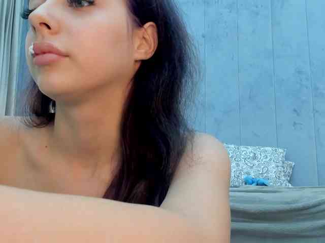 Eva-Skyy webcam