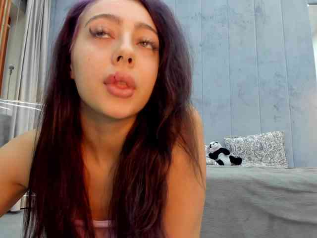Eva-Skyy webcam