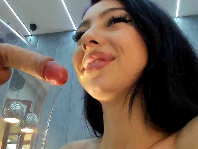 Eva-Skyy webcam