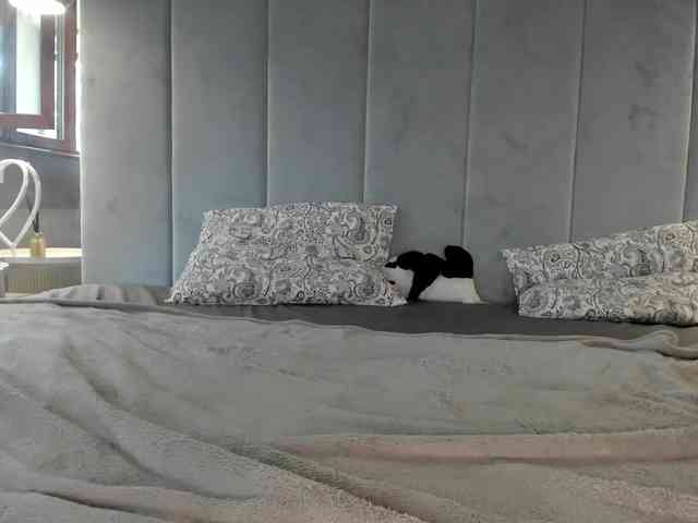 Eva-Skyy webcam