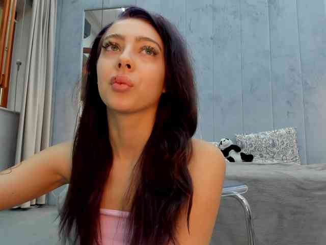 Eva-Skyy webcam