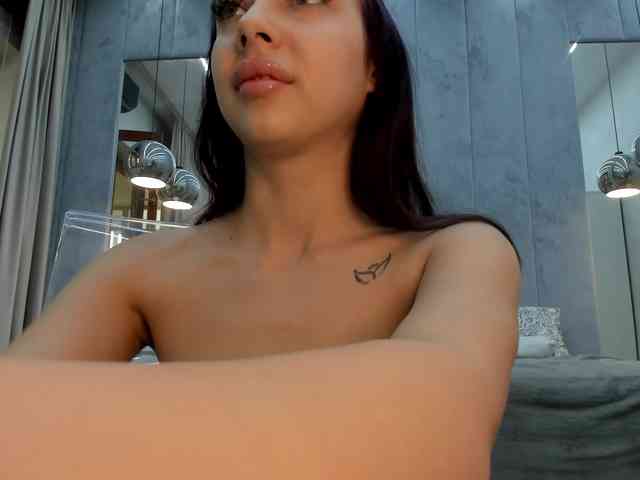 Eva-Skyy webcam