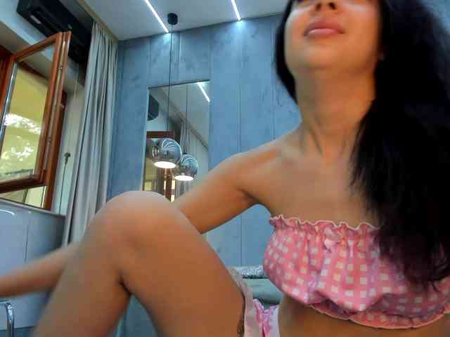 Eva-Skyy webcam