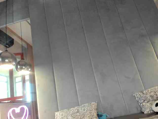 Eva-Skyy webcam