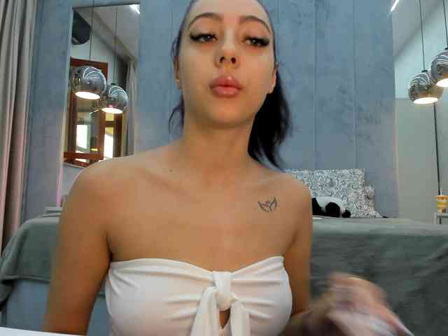 Eva-Skyy webcam