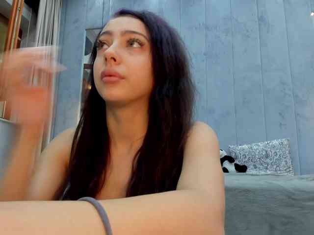 Eva-Skyy webcam