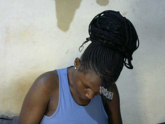 le modèle Pretty-princess est en webcam porno dans un show sur le site bongacams, il possède les tags suivants: Ebony,Brunette,Trimmed