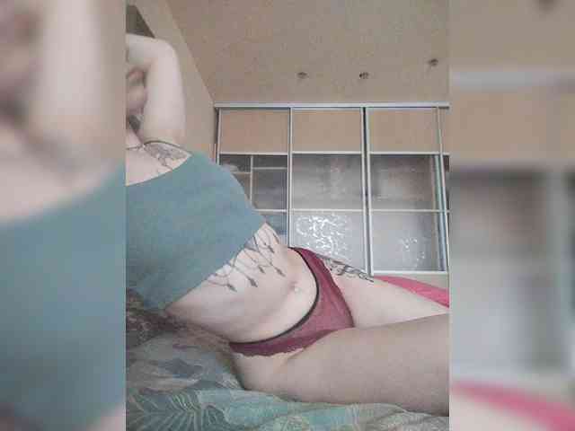 WhisKiss7 webcam