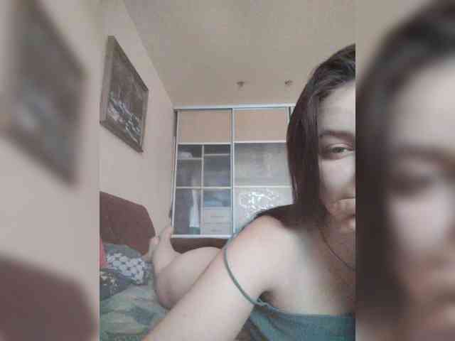 WhisKiss7 webcam