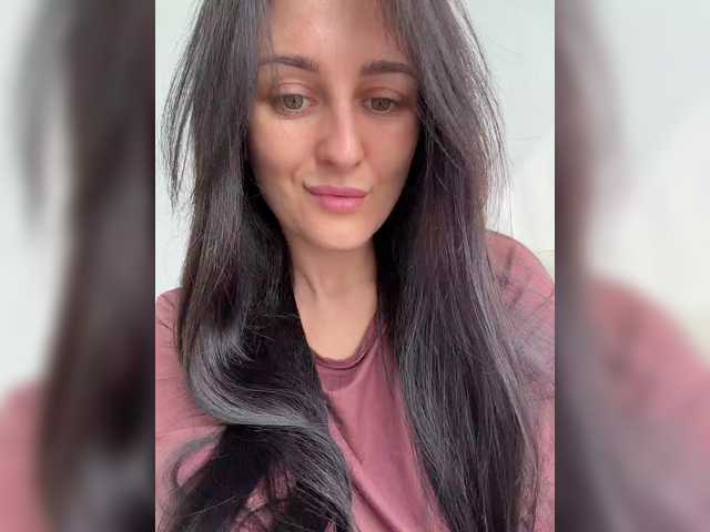 Viksi66's BongaCams show and profile