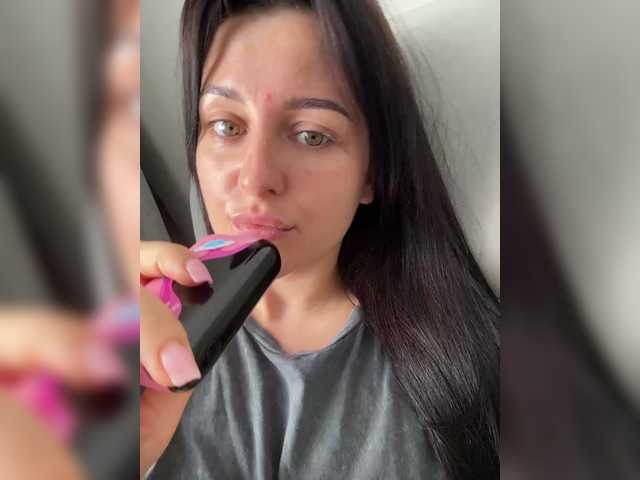 Viksi66's BongaCams show and profile