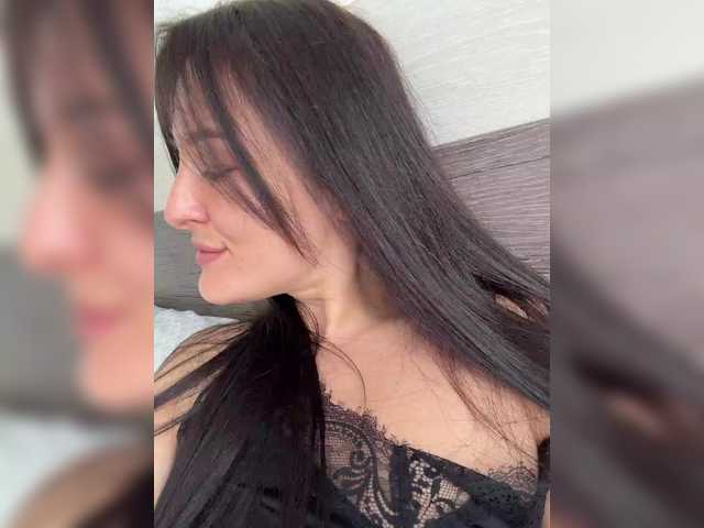 Viksi66's BongaCams show and profile