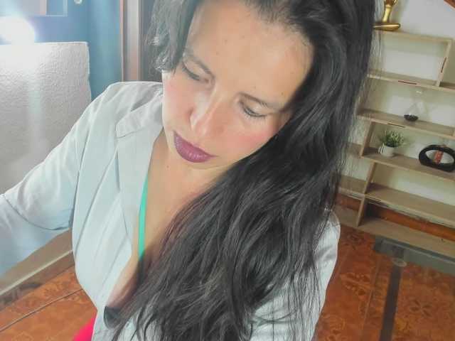 katherine-blair's BongaCams show and profile