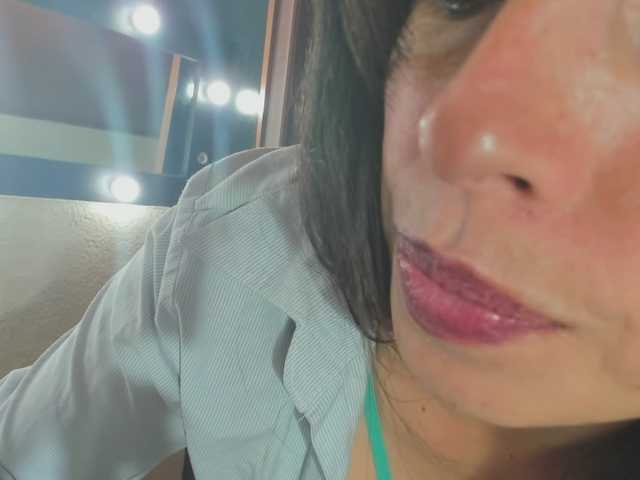 katherine-blair's BongaCams show and profile