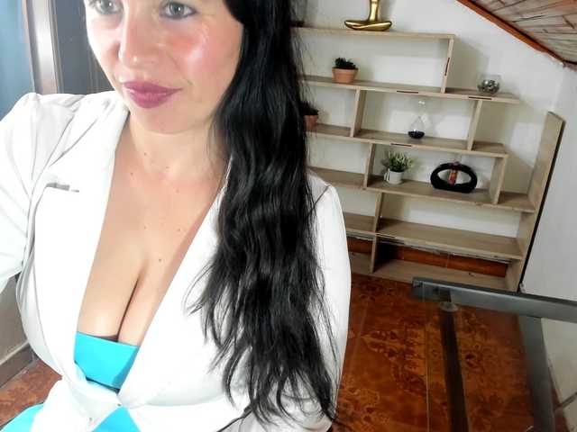 katherine-blair's BongaCams show and profile