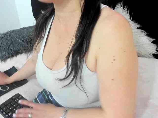 katherine-blair Live Webcam on BongaCams