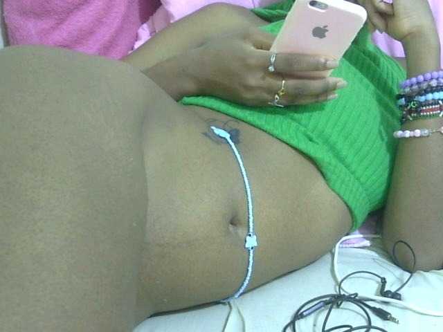 Cuteavril live cam