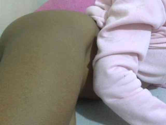 Cuteavril webcam