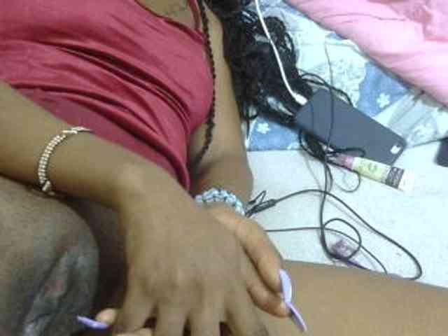 Cuteavril webcam