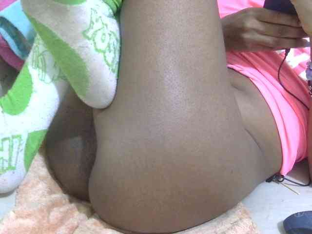 Cuteavril webcam