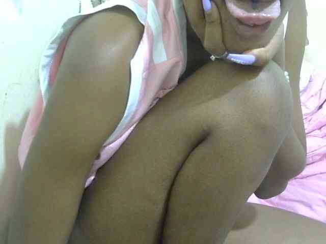 Cuteavril webcam