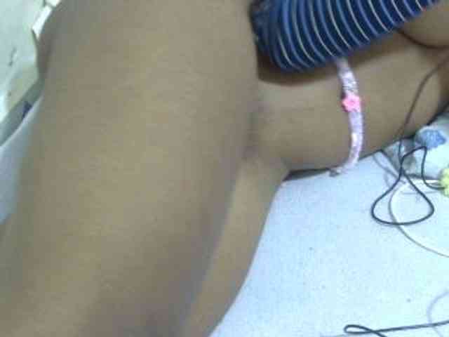 Cuteavril webcam