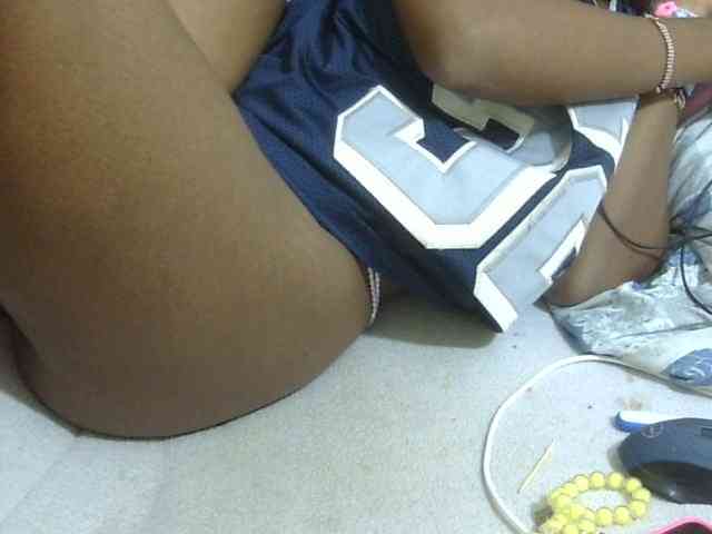Cuteavril webcam