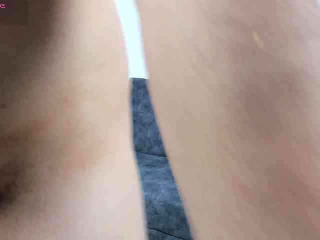 CUTEGIRLBIGTITS webcam
