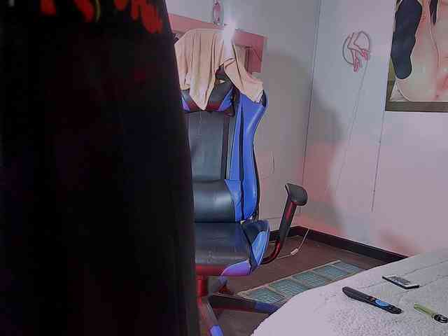 Crystal-adams1 webcam