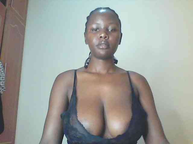 Chococreamm webcam