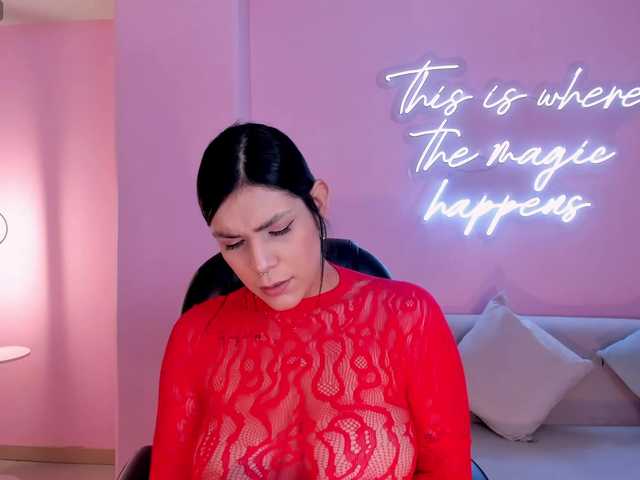 SarahYates's BongaCams show and profile