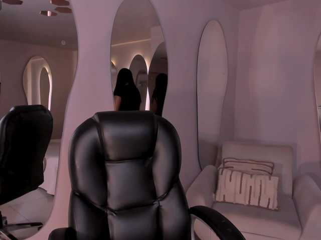 SarahYates's BongaCams show and profile