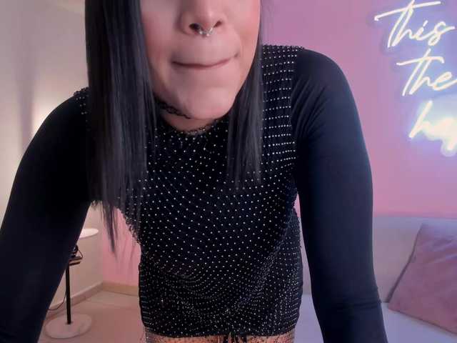 SarahYates's BongaCams show and profile