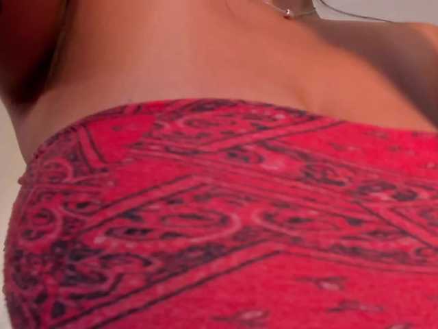 SarahYates's BongaCams show and profile