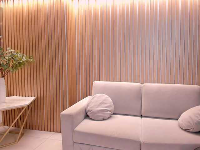 SarahYates's BongaCams show and profile