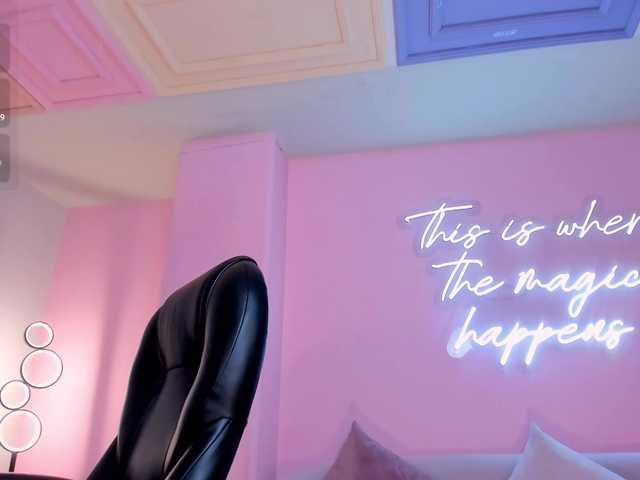 SarahYates's BongaCams show and profile