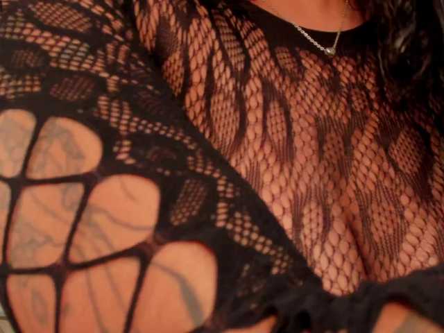 SarahYates's BongaCams show and profile