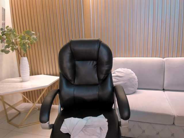 SarahYates's BongaCams show and profile