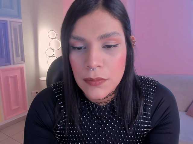 SarahYates's BongaCams show and profile