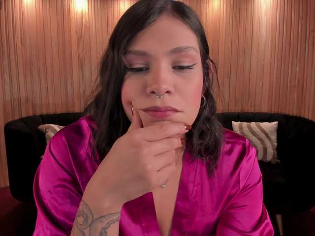 SarahYates's BongaCams show and profile