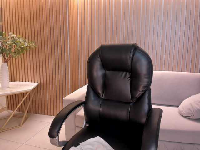 SarahYates's BongaCams show and profile