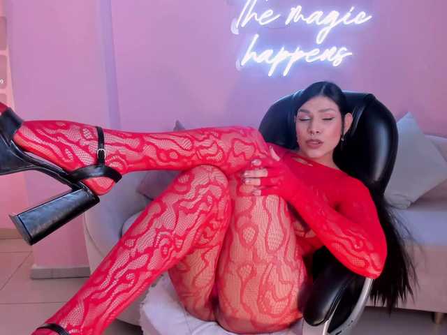 SarahYates's BongaCams show and profile