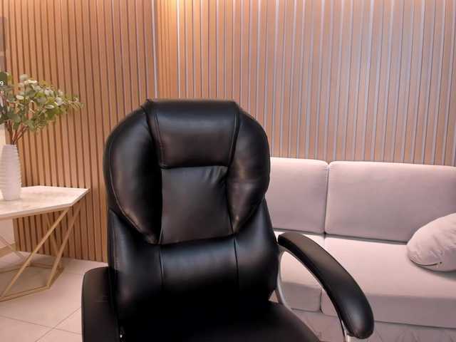 SarahYates's BongaCams show and profile