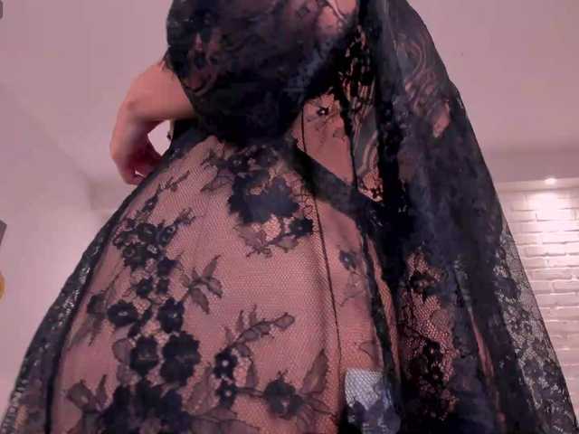 SarahYates's BongaCams show and profile