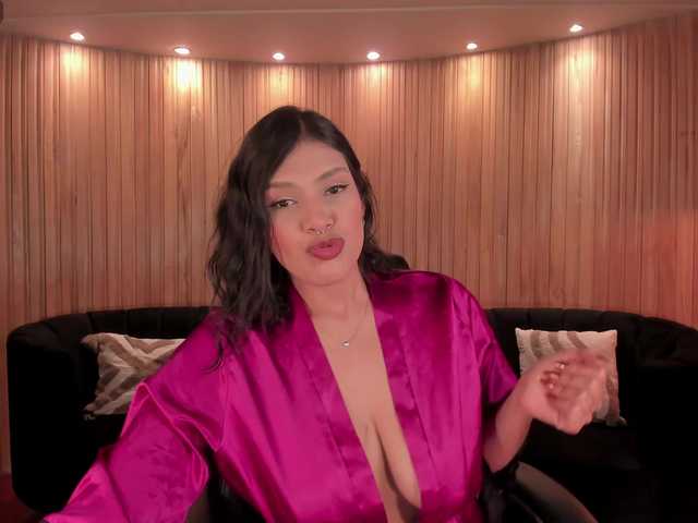 SarahYates's BongaCams show and profile