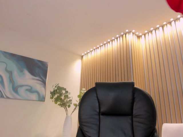 SarahYates's BongaCams show and profile