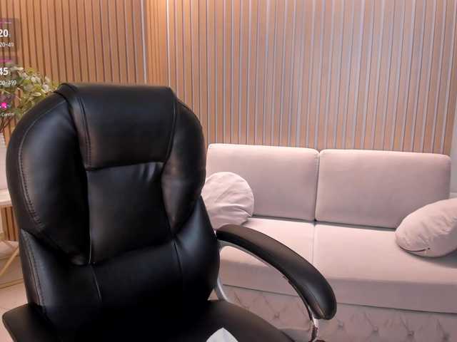 SarahYates's BongaCams show and profile