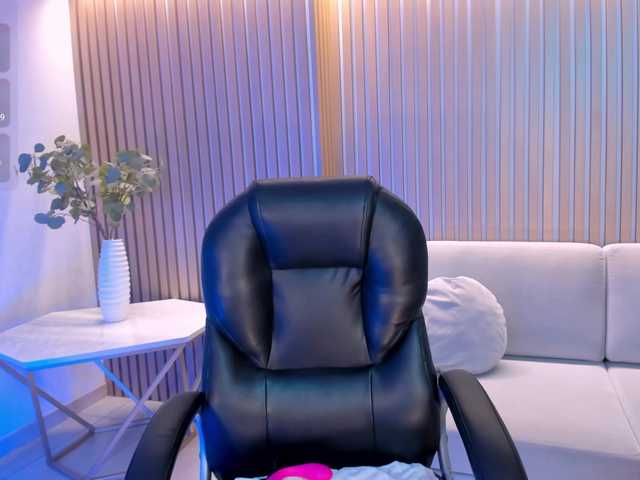 SarahYates's BongaCams show and profile