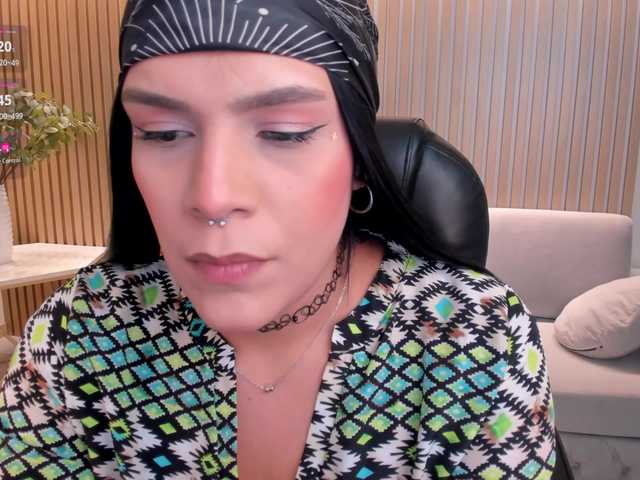 SarahYates's BongaCams show and profile