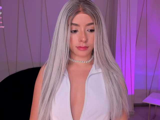 IsabellaMoreau's BongaCams show and profile